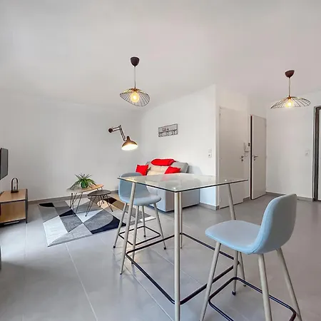Lumineux Avec Balcon Apartman *