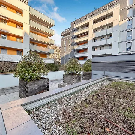 Lumineux Avec Balcon Apartman *