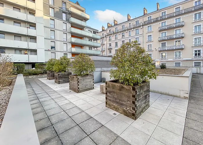 Lumineux Avec Balcon *